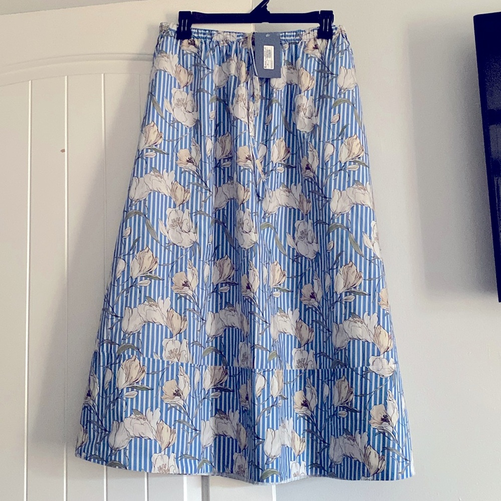 NWT UNIVERSAL THREAD SKIRT